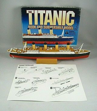 R.  M.  S Titanic Break Away Toy Boat Submersible Model 16 Inches Long